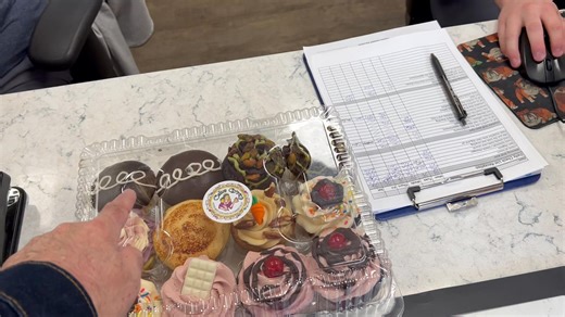 Thackery Binx arrives at VCA Cromwell Animal Hospital for his annual checkup and delivers the final dozen of CakeGypsy cupcakes. | Pepino the CH Kitten