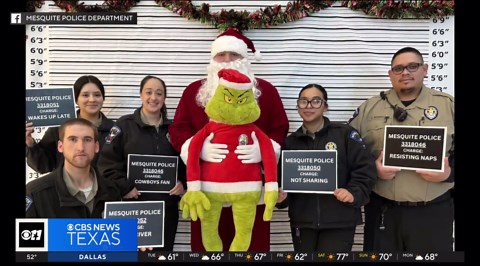 Meswuite police presents mugshots with Santa