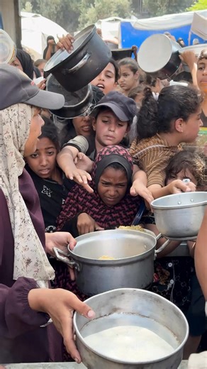 Families need water — Mercy Corps teams are responding. Send your support >> | Mercy Corps