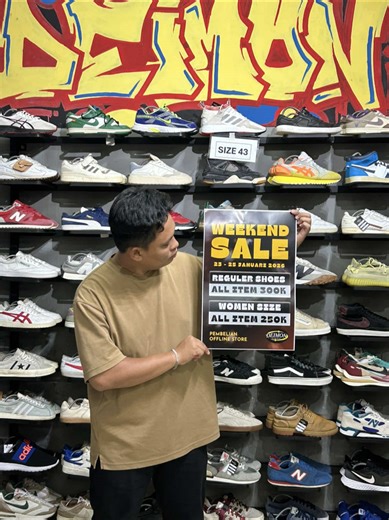 WEEKEND SALE 🎉 🎉🥳 REGULER SHOES ALL ITEM 300K 🔥 WOMEN SIZE ALL ITEM 250K 🔥 MULAI TGL 23 - 25 JAN 2026 JANGAN SAMPAI KETINGGALAN CS JAM BUKA SETIAP HARI 10:00 - 22:00 WIB HARI JUMAT 13:00 - 22:00 WIB * PROMO BERLAKU UNTUK OFFLINE / DI TOKO WA : 08815301707 Alamat Toko : Jalan Raya Ciracas no 61, RT. 01 / RW.04 CIRACAS, Jakarta Timur Gmaps : Deimon Second Jangan sampai kelewatan karna tidak datang ke toko, Share ke Teman, Keluarga, dan Pasangan kalian Biar tau info ini Cs🤘
