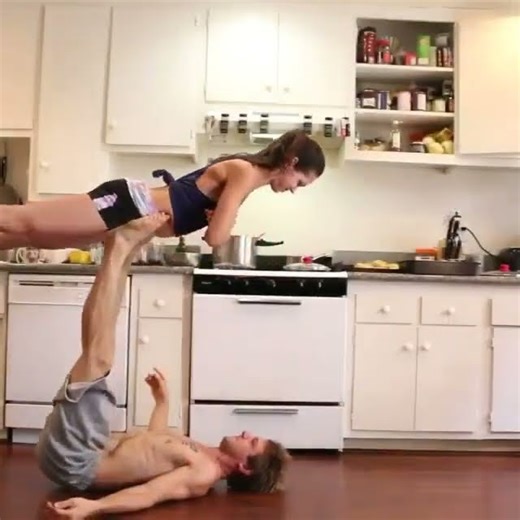 Only Fit Couples Understand This Kitchen Workout 😂💪🔥