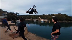 We've got the perfect clip for every emoji 😂😎😬🤯🤙🔥🤘💪👋 | UNREEL