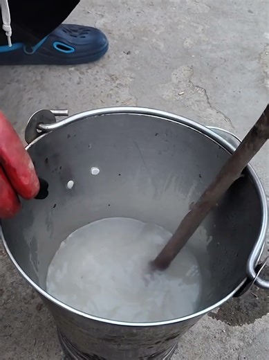 Dissolution of KOH in JADAM wetting agent #farming #jadam