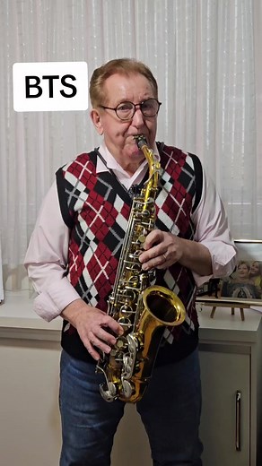 BTS Dynamite em Saxofone: Performance Imperdível