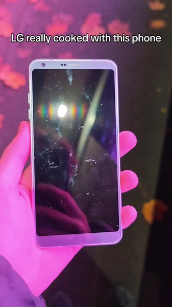 One of the best LG phones ever made mentioned, the LG V30 I think is the best ever made from LG #LG #lgg6 #g6 #phone #fyp #tech #techtok