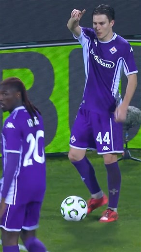 Perfect movement from Moise Kean 🧠 Nicolò Fagioli understood the assignment 🤓 Firing ACF Fiorentina into the #UECL round of 16! 👏 | UEFA Europa League