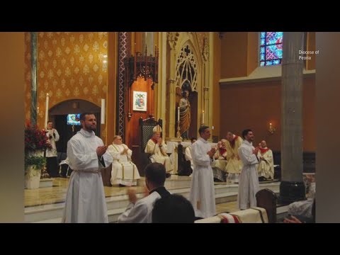 Adult conversions to Catholicism surge across U.S., data shows