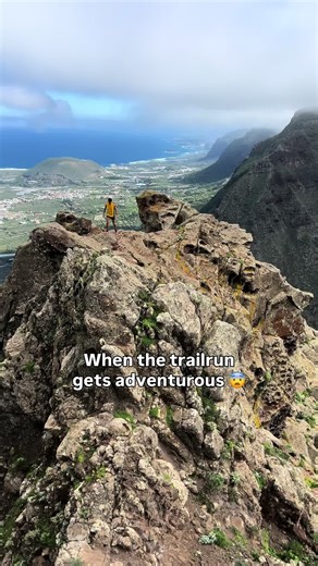 Would you dare? ⛰️ #trailrunning #trailrun #mountainrunning #ultrarunning #adventurerunning