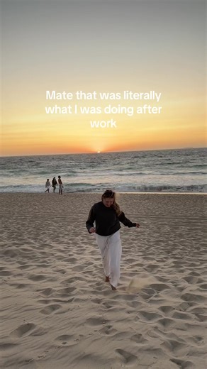 Enjoy Stunning Sunsets at Australian Beaches