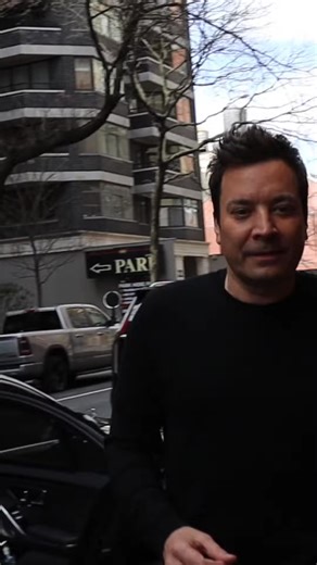 Hola, Jimbo. Ayer en el juego de los Yankees vs Twins. @thebronxzoo6733 | Jimmy Fallon Latin America FANS