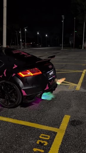 Mira Rizam on Instagram: "Kita buat api Snowy jadi hijau! Kalau exhaust lagi panas , lagi hijau! Combination flame kit by @ptra__ + green flame paste by @yasven_pyga memang mantap!"