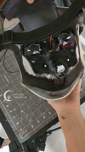 DIY animatronic eyes for skull mask