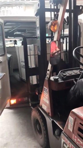 Another diesel generator set on the move!  #Ganjona 13kVA unit heading straight to Cebu City — delivering quality, reliability, and performance you can trust. ⚡ #Ganjona | Reevee Marketing - Manila | Facebook