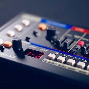 The Roland Boutique JU-06A is the best of the JUNO-60 and JUNO-106 in one synth. Not only does the JU-06A have the continuous high-pass filter of the 106, the envelope-controllable pulse-width-modulation of the 60, and the unique filter behavior of both, but you also get the classic arpeggio function of the 60 PLUS chord function and step sequencer.  Learn more about the JU-06A here: https://www.roland.com/ca/products/ju-06a/ | Roland | Facebook