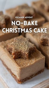 No-Bake-Zimtstern-Kuchen!😋⭐️ 4 vegane Kuchen & Torten im Advent: Rezept 3 🎄 Zimtstern trifft Raffaello: Durch die Verwendung von Cashewkernen und Kokosmus, erinnert die Creme hier stark an die Füllung der Kokos-Kugeln. Der Boden wiederum: Zimtstern pur!😍 Zusammen schmeckt’s unschlagbar. Vegan, glutenfrei und ohne raffinierten Zucker: Ein Weihnachtskuchen nach meinem - und hoffentlich deinem - Geschmack !❤️ Rezept für 1 rechteckige Form (13 cm x 18 cm) - 8 Stücke Boden & Deko: 150 g gemahlene 