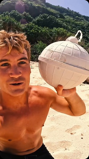 Catch food or starve on this deserted Island 🔥🌴 #survival #fish #nature #outdoors #animals #wildlife #fishing | Wade Papenfus