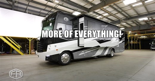 The 2025 FR3 Plus 33Z Motorhome Aims for Best-of-Both-Worlds Comfort and Performance