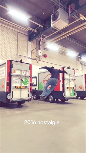 weet ook niet wat ik doe #hardwatch #nostalgie #2016 #postnl #pakketbezorger