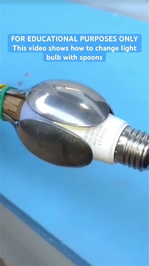 DIY Changing Light Bulbs with Spoons #shorts #viral #diy #trending #lifehacks #home #lightbulb