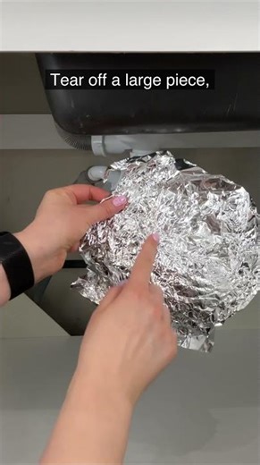 Wrap Your Sink Pipes with Aluminum Foil – Easy Fix! #KitchenHacks #SinkTips #AluminumFoilHack