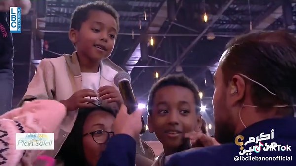 أكرم من مين: عائلة إيمانوييل والهدايا في لبنان