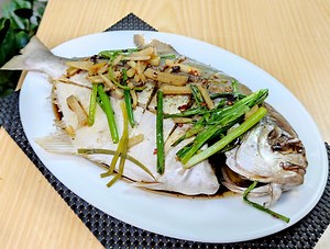 Steamed Pompano - Yummy Kitchen