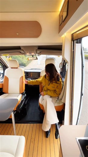 RVCampingCar on Instagram: "A killer RV for 196,800 RMB (full price), long wheelbase, high roof, 9AT RV #RVTravel #RVLifestyle #RVRoadTrip #ClassBRV #RVTourism"