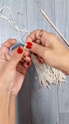 Spooky Yarn Ghost 👻🧶 – Cute and Creepy Halloween Craft! Part 1 #viral #video #reels #fblifestyle | Yeliz Craft & Creative Ideas