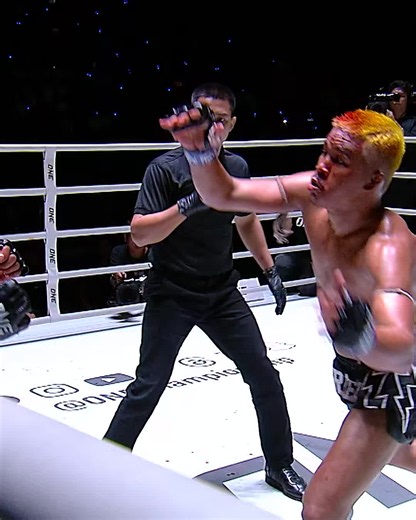 Before Superlek takes on Abdulla Dayakaev at The Inner Circle 25, relive his electrifying Muay Thai battle with Rodtang!