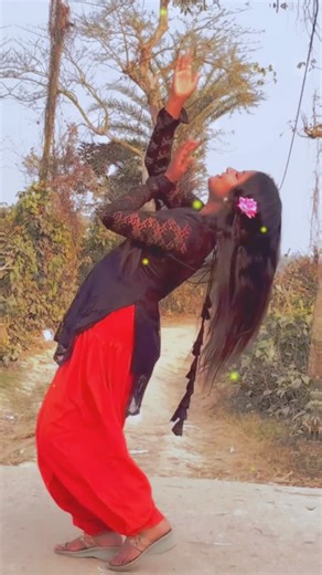 Mili Roy on Instagram: "Nimbura Nimbura #trending #dance #reels"