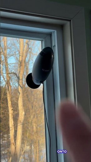 This indoor digital TV antenna lets you watch local channels without cable