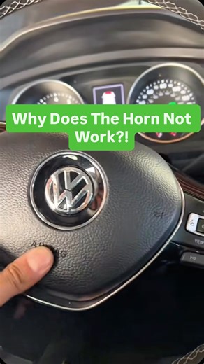 Menjicar on Instagram: "Someone was using the horn for too long in the rain! 😂 #mobilemechanic #honestmechanicsdoexsist #honestmechanic #fixcars #volkswagen"