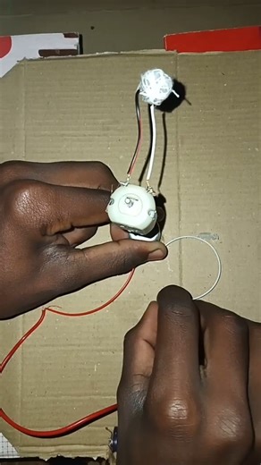 How to Rotate LED Light Using DC Motor #dcmotor #scienceexperiment #electronics