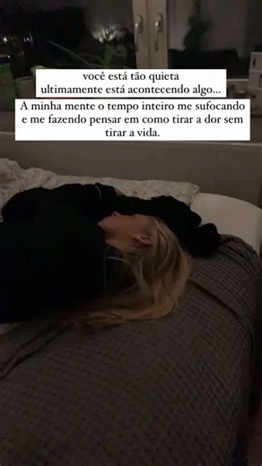 Luciana Neves | Hipnoterapeuta on Instagram: "ANSIEDADE NÃO É FRAQUEZA. É UM CORPO EM ALERTA CONSTANTE. A ansiedade faz a mente correr sem parar, mesmo quando tudo está “bem”. Pensamentos acelerados, aperto no peito, medo sem motivo claro, cansaço mental… É como viver em estado de perigo o tempo todo. E o mais difícil? Muitas pessoas tentam controlar isso só “pensando positivo” — mas a ansiedade não nasce na lógica. Ela nasce no subconsciente. ✨ Como a hipnoterapia pode ajudar: • Acalma o sistem