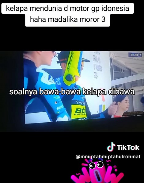 #aksikocak pembalap motor 3 bawa kelapa ka podium