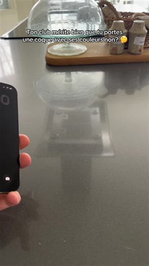 MYCASE FC™ on Instagram: "Ton club mérite bien que tu portes une coque avec ses couleurs non? 🤔"