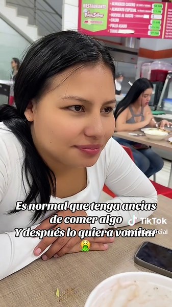 ¿Por qué tengo ganas de vomitar después de comer?