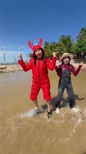 LNF - Bài ca bắt trước con cua || Funny Crab Dance 🦀 #shorts #siblings