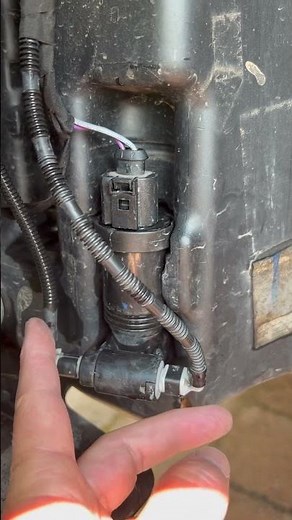 Mercedes CLA windscreen washer pump problem - easy fix part 1