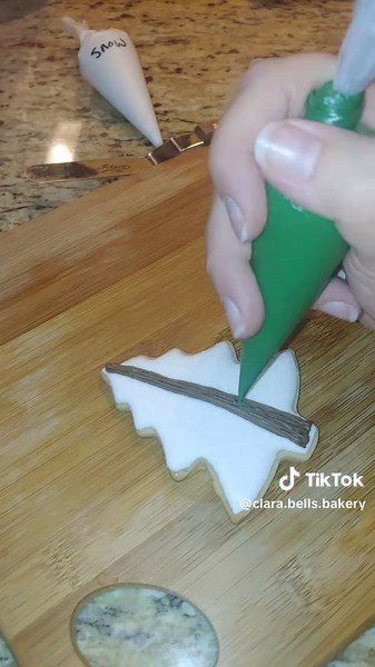 Decorating Snowy Pine Tree Cookies - Part 1