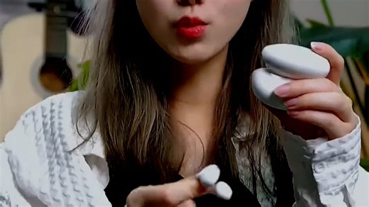 绿联Type-C数据线（型号：UGREEN C12）支持PD 3.0快充，实测30分钟充至70%，告别充电慢烦恼，办公、出差必备。