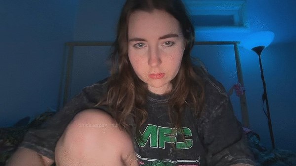 I'm online @MyFreeCams! Shhh #onmfc https://t.co/fAIkmMBCwg 💚