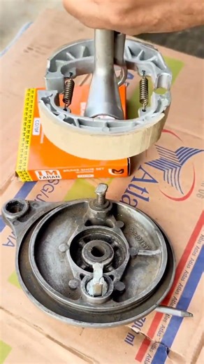 Installing Motorcycle Brake Pads Using Only Two Wrenches | Smart DIY Hack