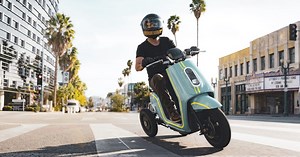 New 3-wheeled leaning electric motorcycle launches in the US, no moto license needed