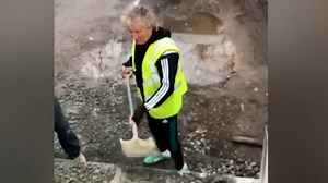 Potholes threatened Rod Stewart's Ferrari, so he took matters into his own hands