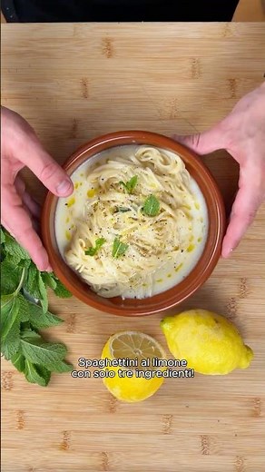 LEMON SPAGHETTINI: perfect for summer and with only 3 ingredients! #spaghetti #lemon #pecorino