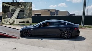 We Were Wrong: This Is the First Video of Tesla’s Whompy Wheels in Action (So Far)