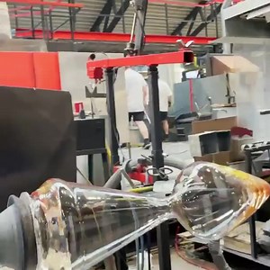 Meet one of our new ​#RIEDEL decanters for 2021: Altitude Matters! ​ ​The RIEDEL Altitude Matters Decanter is an extravagant piece that perfectly expresses the Riedel family’s deep connection with Tyrol. Altitude Matters is an adaptation of the RIEDEL Tyrol decanter, created by Stefan Umdasch in 2009 to commemorate the family rebuilding their dynasty in Tyrol following WWII. It incorporates the shape of the Kaiser mountain range in Tyrol, which is pressed into the base of the piece and gradually