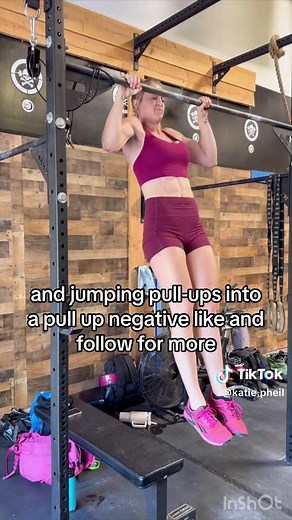 Pullups are one of the best movements for defining our true strength… lets get stronger at them together! In crossfit, before you can master kipping or butterfly pull-ups you must master the strict pull-up. Building and progressing in the correct order is important for injury prevention 1. Dead hang into active hang 2. Into scap pulls 3. Jumping pull-ups 4. Barbell assisted pull-ups 5. Jumping pull-up negatives Whats your favorite pull-up progression? . #beginnerpullupprogression #pullupstrength