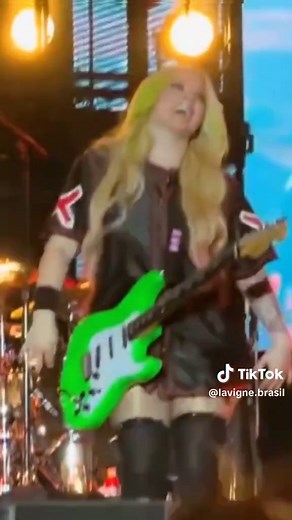 Avril Lavigne's Greatest Hits Tour Highlights